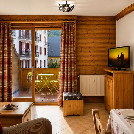 Au Coeur De - La Ginabelle, Calme Avec Piscine, Sauna & Garage شقة